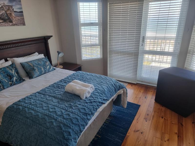 To Let 6 Bedroom Property for Rent in Outeniqua Strand Western Cape
